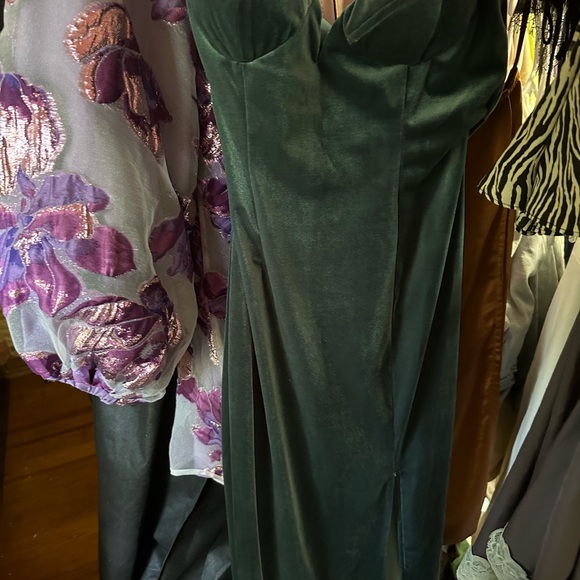 Elegant Dark sea Green Velvet Dress - Picture 1 of 1